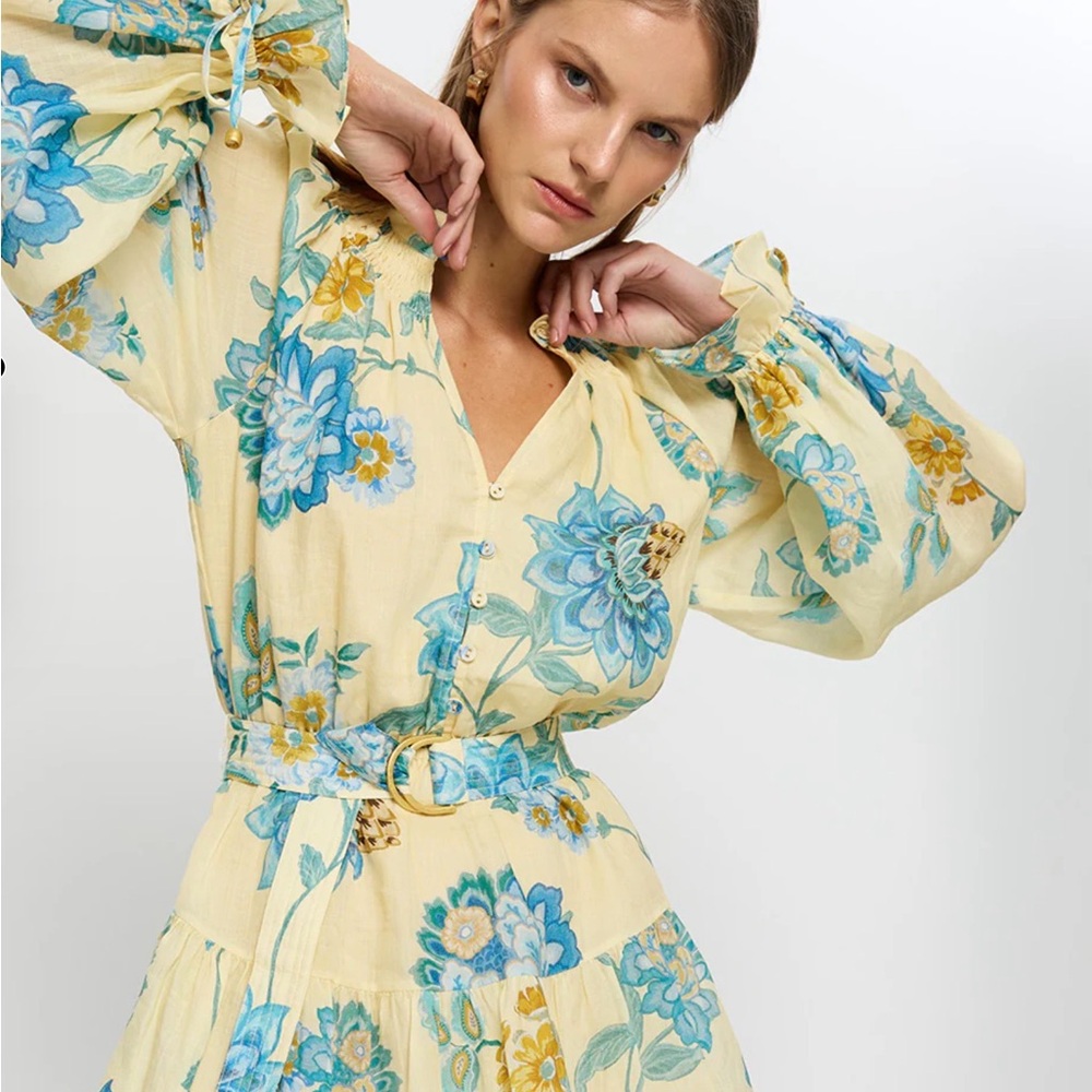 Floral Yellow and Blue Dress by Australia designer Kivari!!
NWT sz 10 US🩵💛